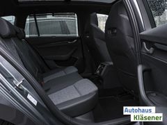 Skoda Octavia Combi110KWDSG HUD